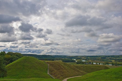 Kernavė, paisaje e historia en Lituania